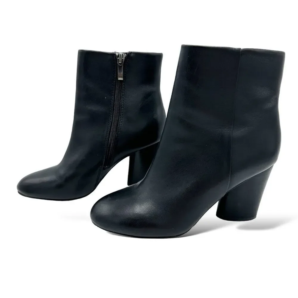 Neiman Marcus Niana‎ Almond Toe Bootie Black Leather Oval Sculptural Heel Sz 5.5
